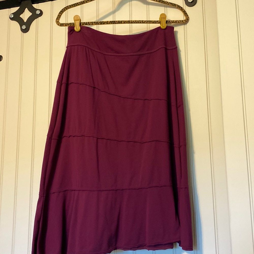 Athleta super cute, soft and stretchy casual skirt. 27” long, waist is 30” med.